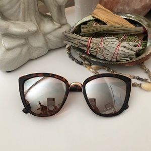 Cat eye sunglasses